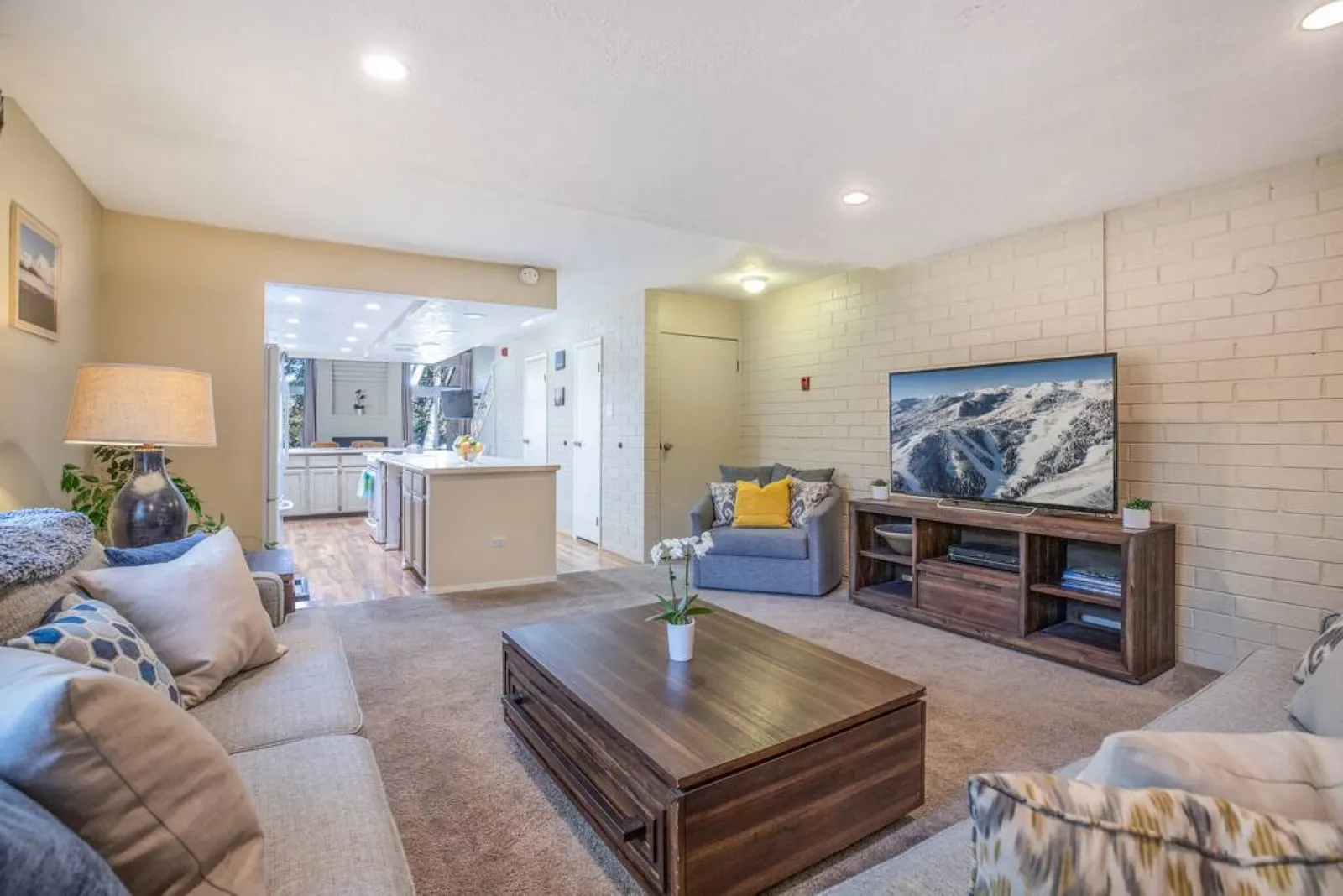 Perfect Condo in Heart of PC, with Pool & Hot Tub! — photo 2