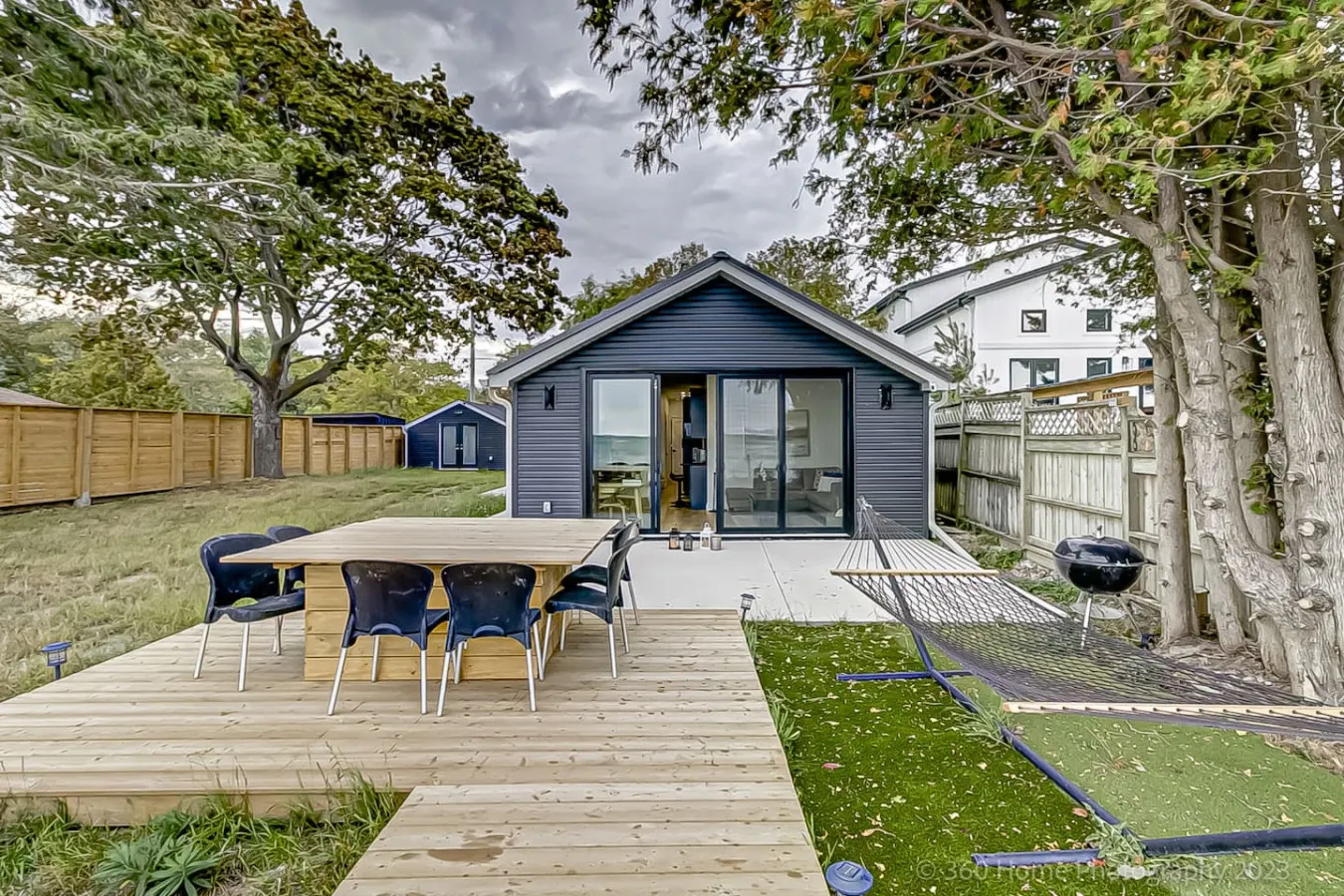 Blissful Lakeview Retreat | Waterfront Cheateau — photo 2