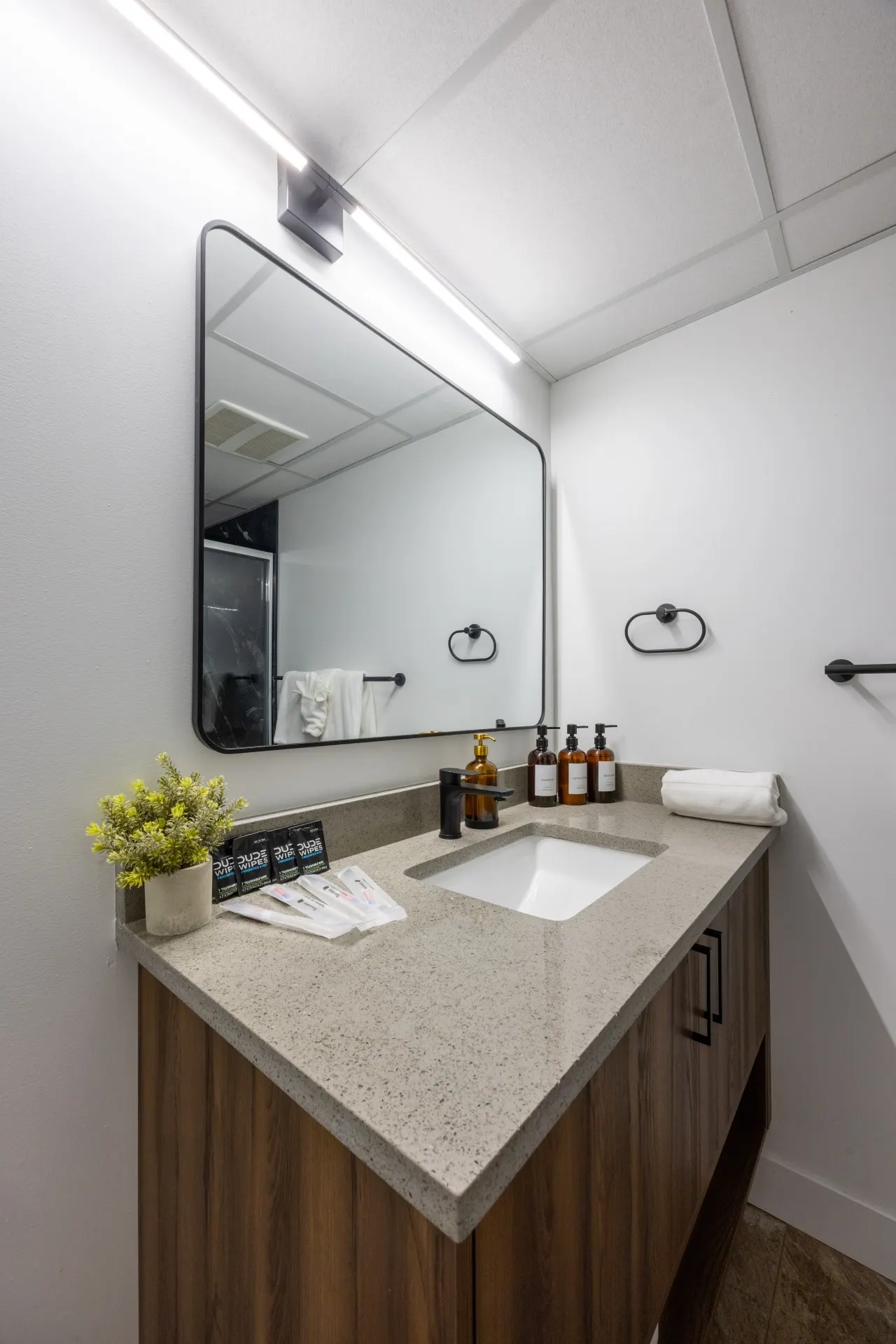 The Jade Suite Stylish 2BR at The Gem 6