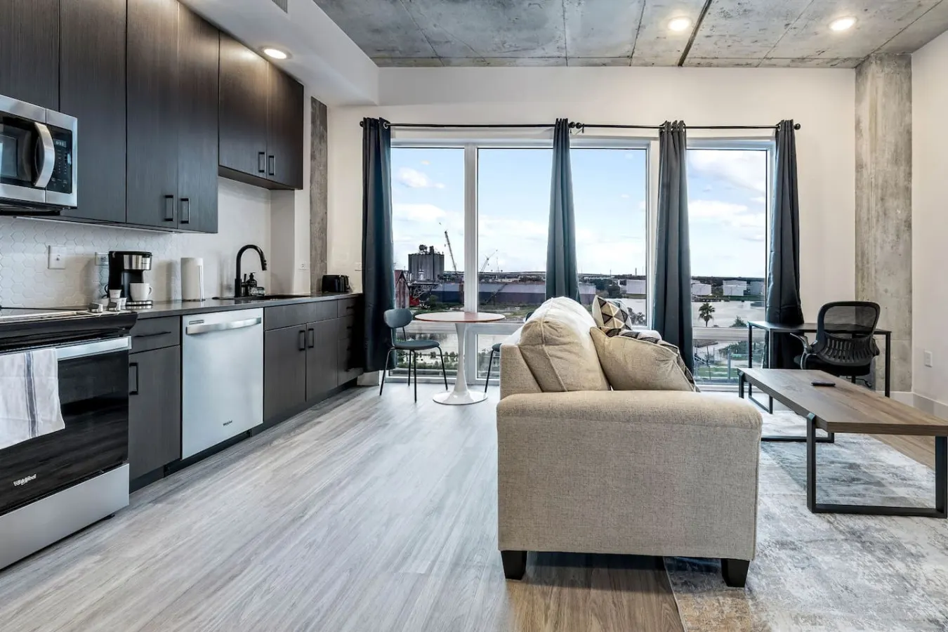 Amazing 1BD with Perfect View Channelside Mins to DT! 13