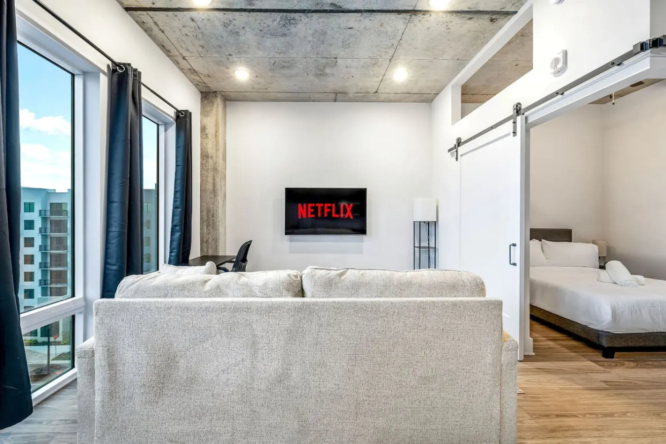 Amazing 1BD with Perfect View Channelside Mins to DT! 15