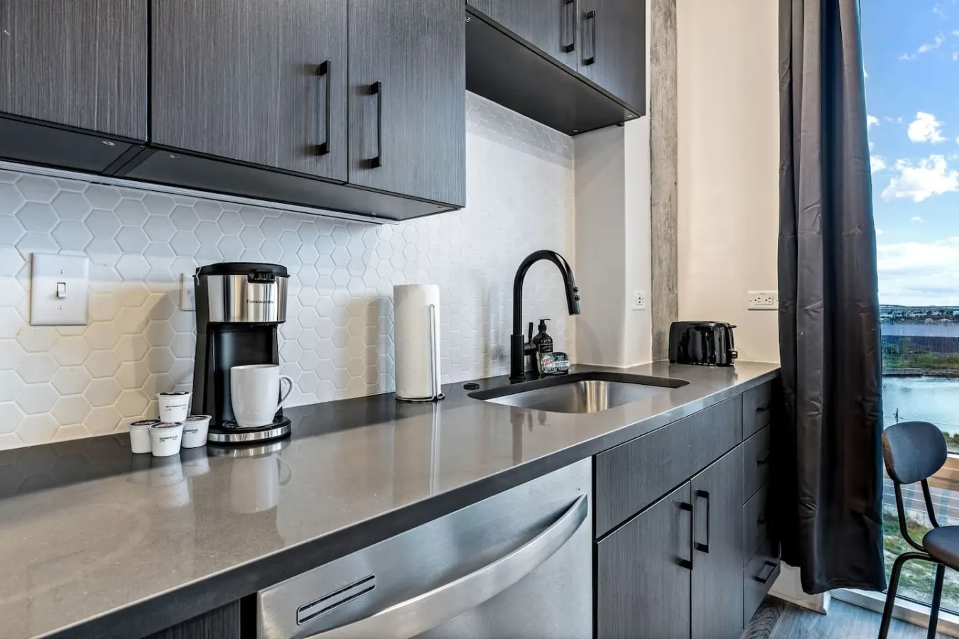 Amazing 1BD with Perfect View Channelside Mins to DT! 18