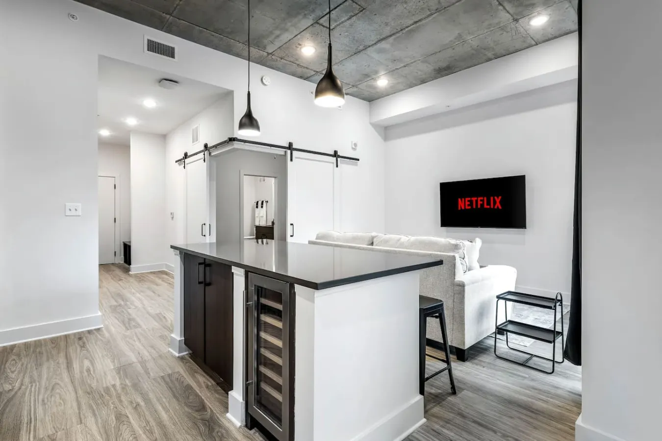 Amazing 1BD with Perfect View Channelside Mins to DT! 4