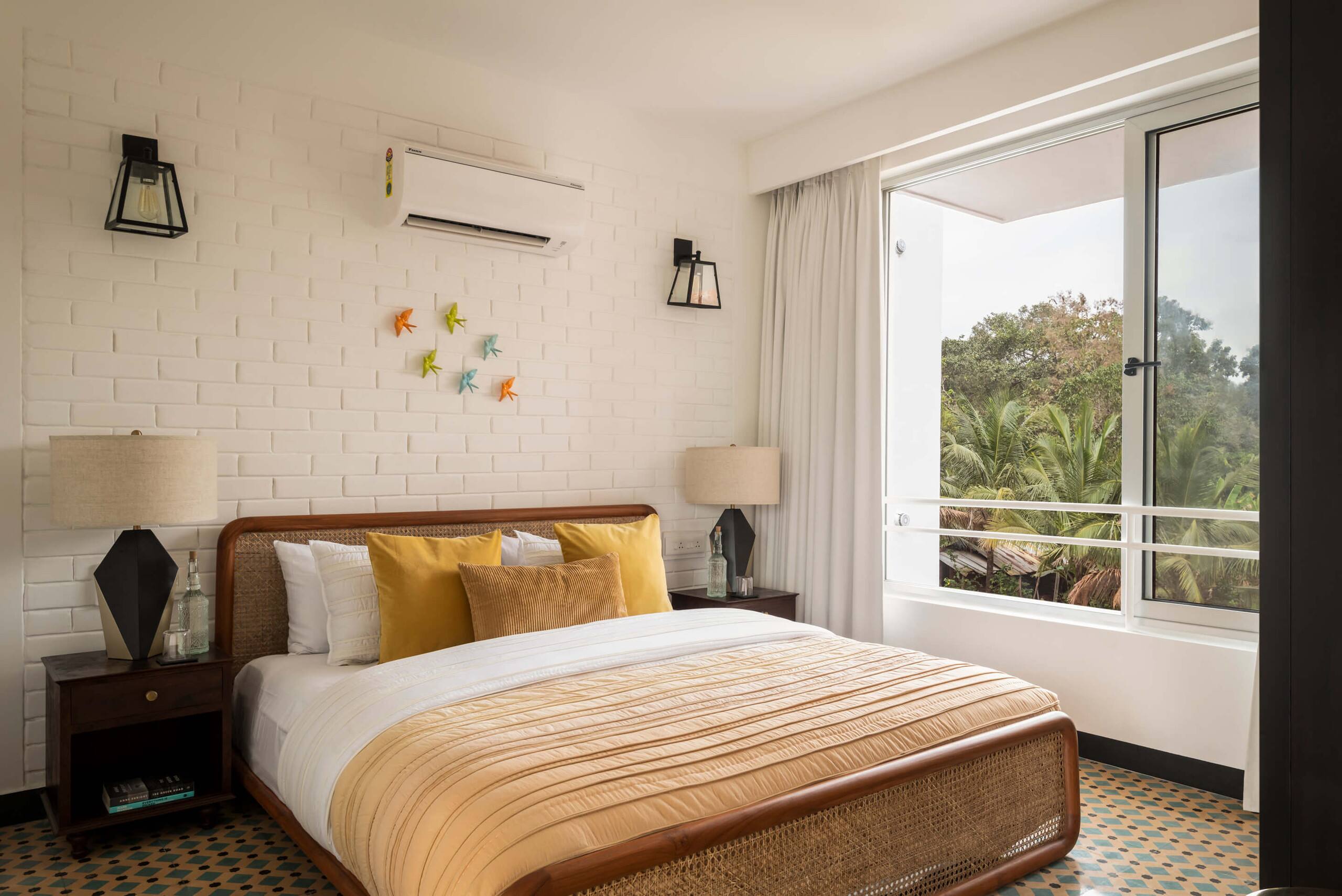 ElRaso 1bhk apartment w/common pool 8
