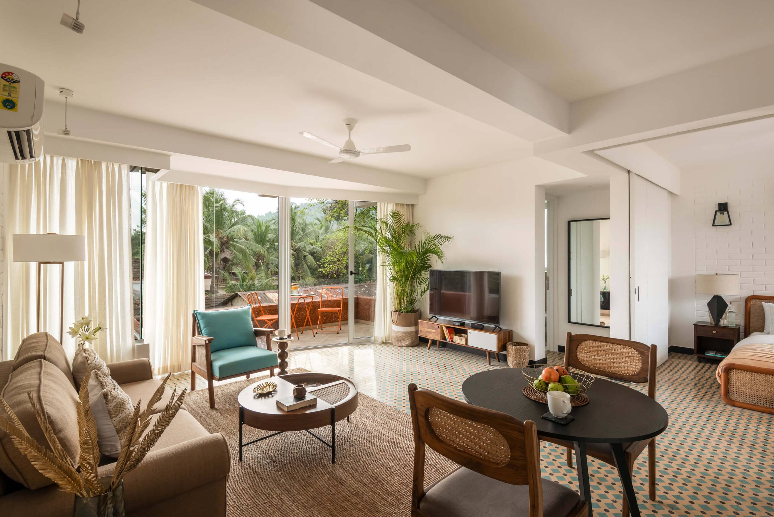 ElRaso 1bhk apartment w/common pool 7