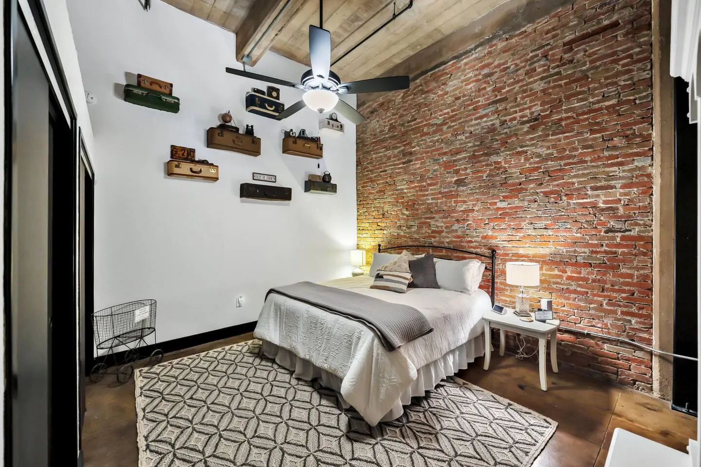 Silo District Vintage Warehouse Loft-Waco 17
