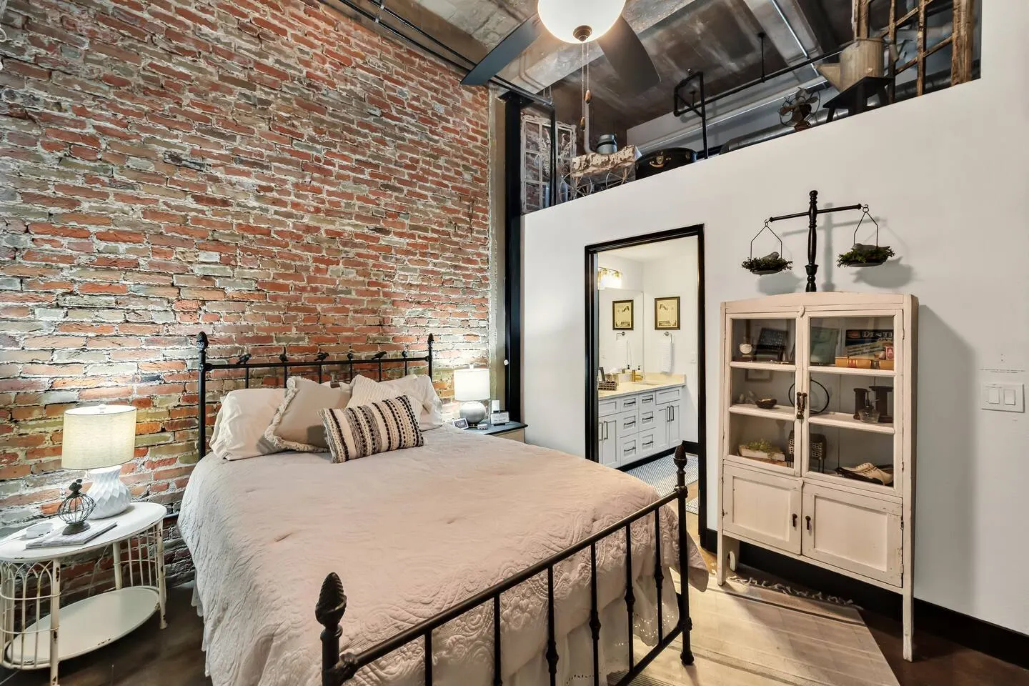 Silo District Vintage Warehouse Loft-Waco 19