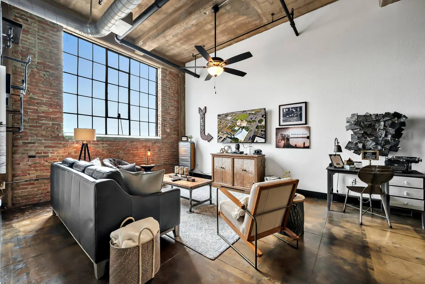 Silo District Vintage Warehouse Loft-Waco 8
