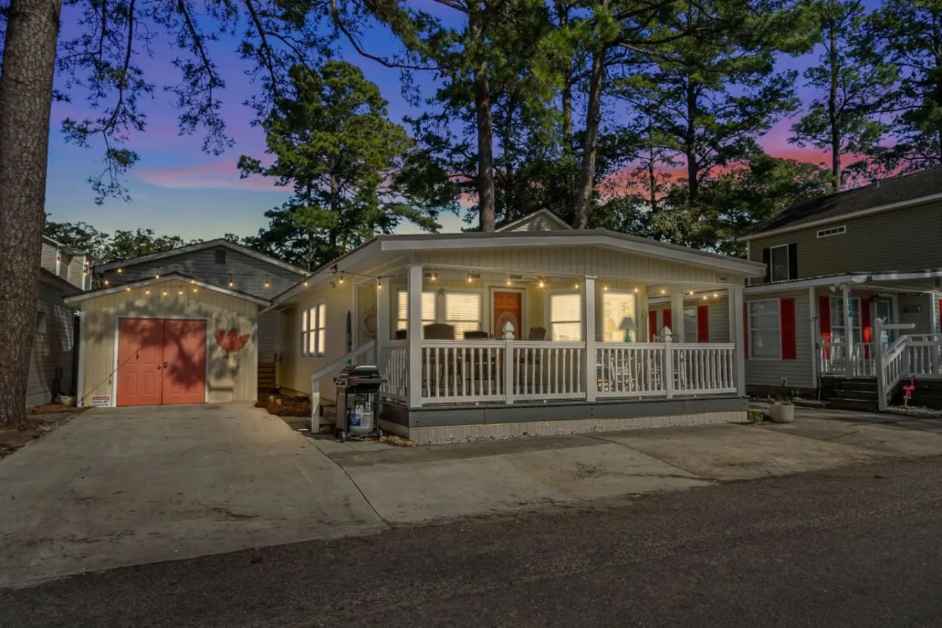 Ocean Lakes Cottage | Covered Patio, Grill & Beach