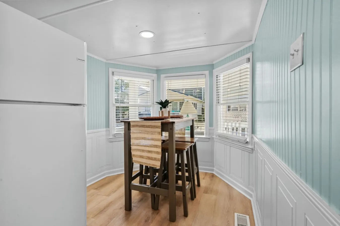Ocean Lakes Cottage Covered Patio, Grill & Beach 7