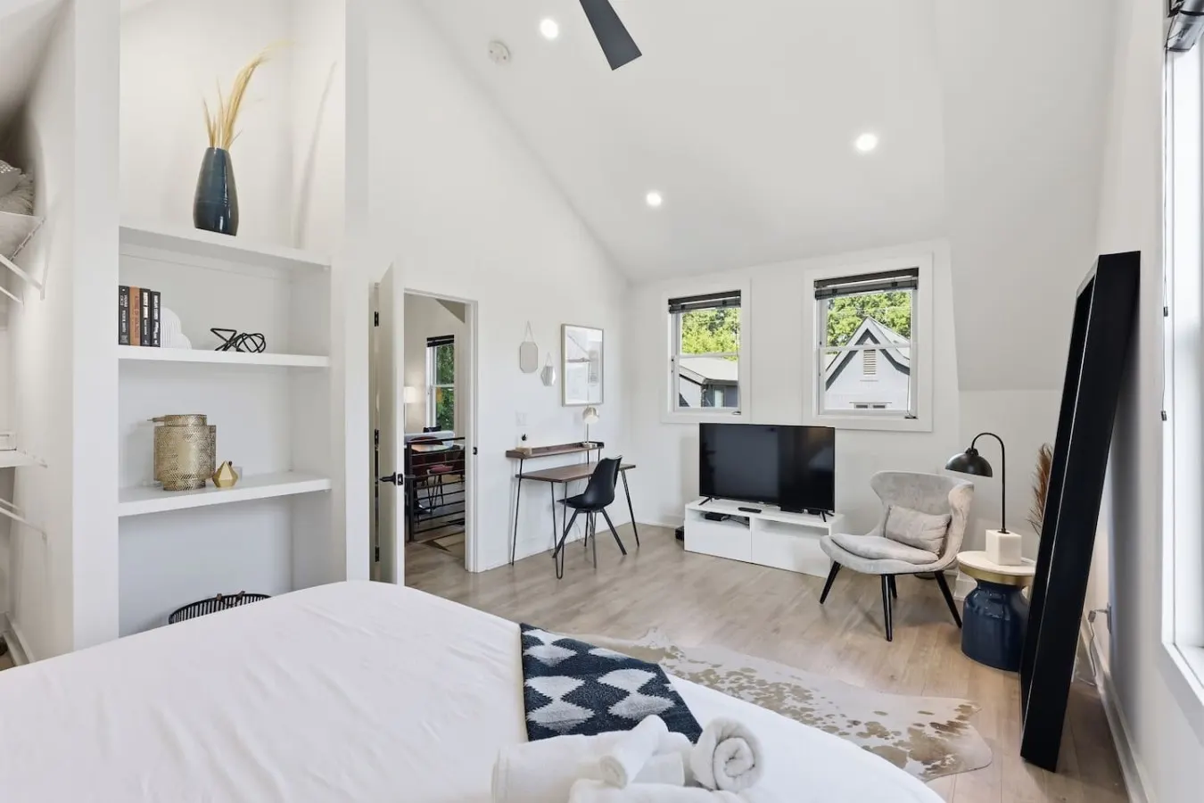 NEW 2BR/ Long stay + Parking 1