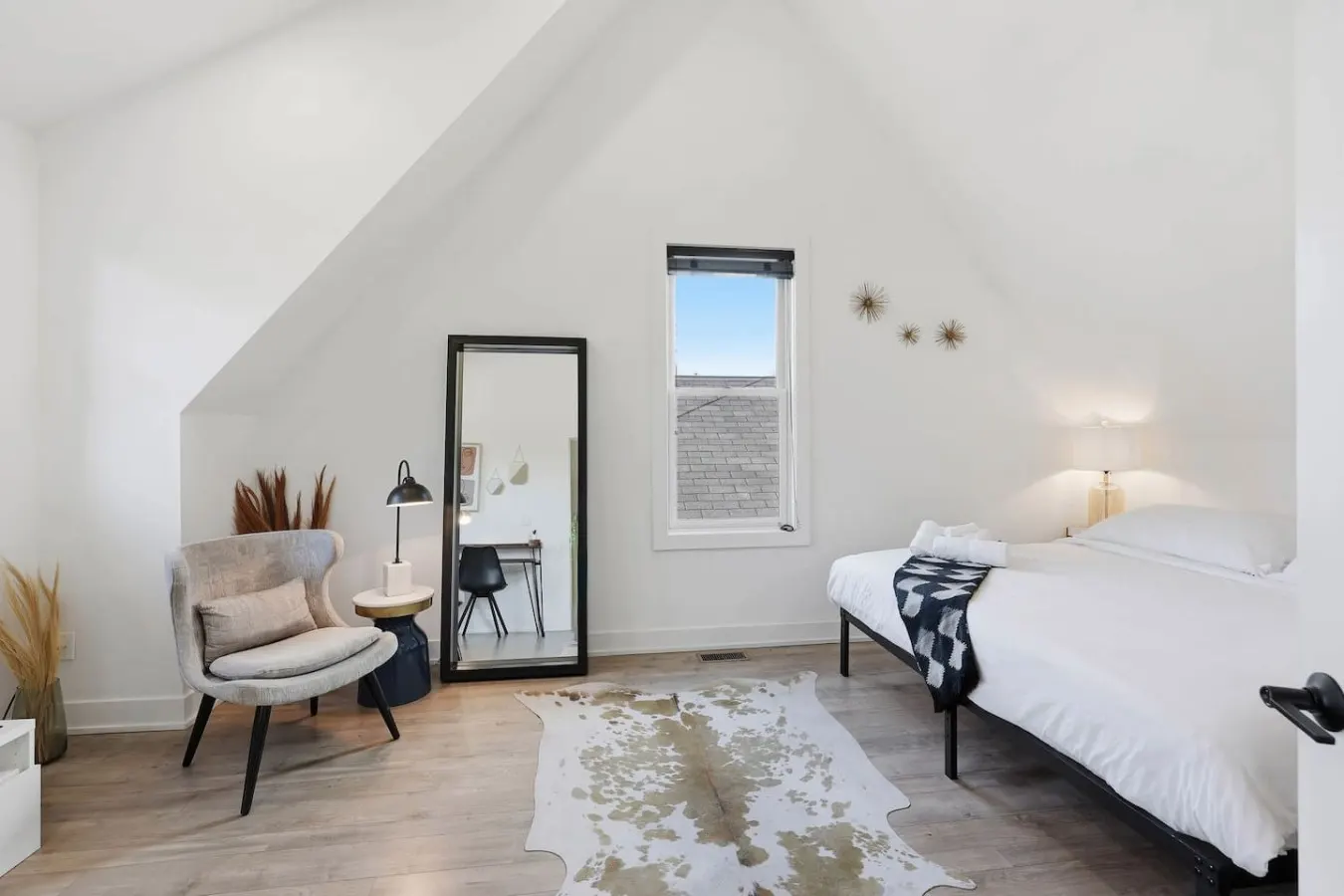 NEW 2BR/ Long stay + Parking 12