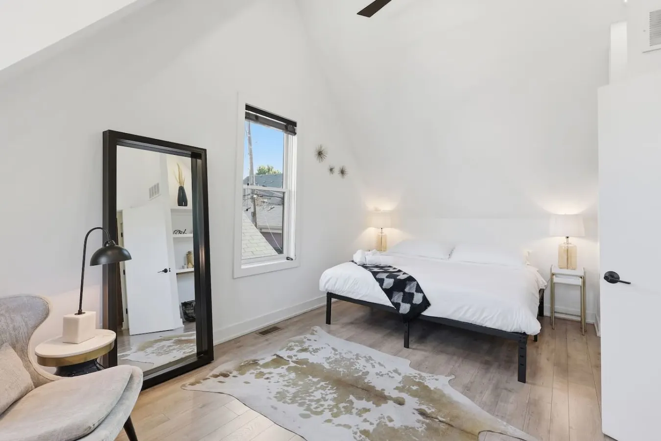 NEW 2BR/ Long stay + Parking 13