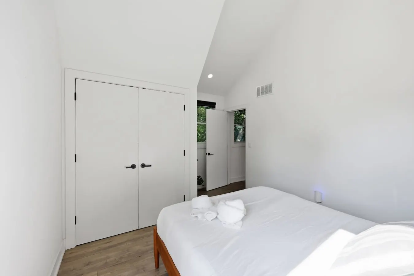 NEW 2BR/ Long stay + Parking 14