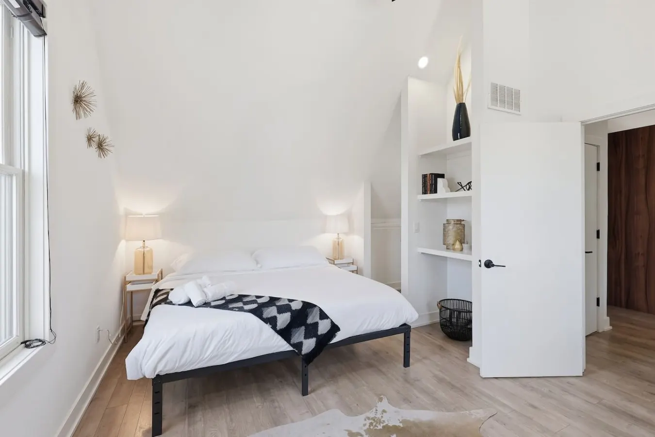 NEW 2BR/ Long stay + Parking 15