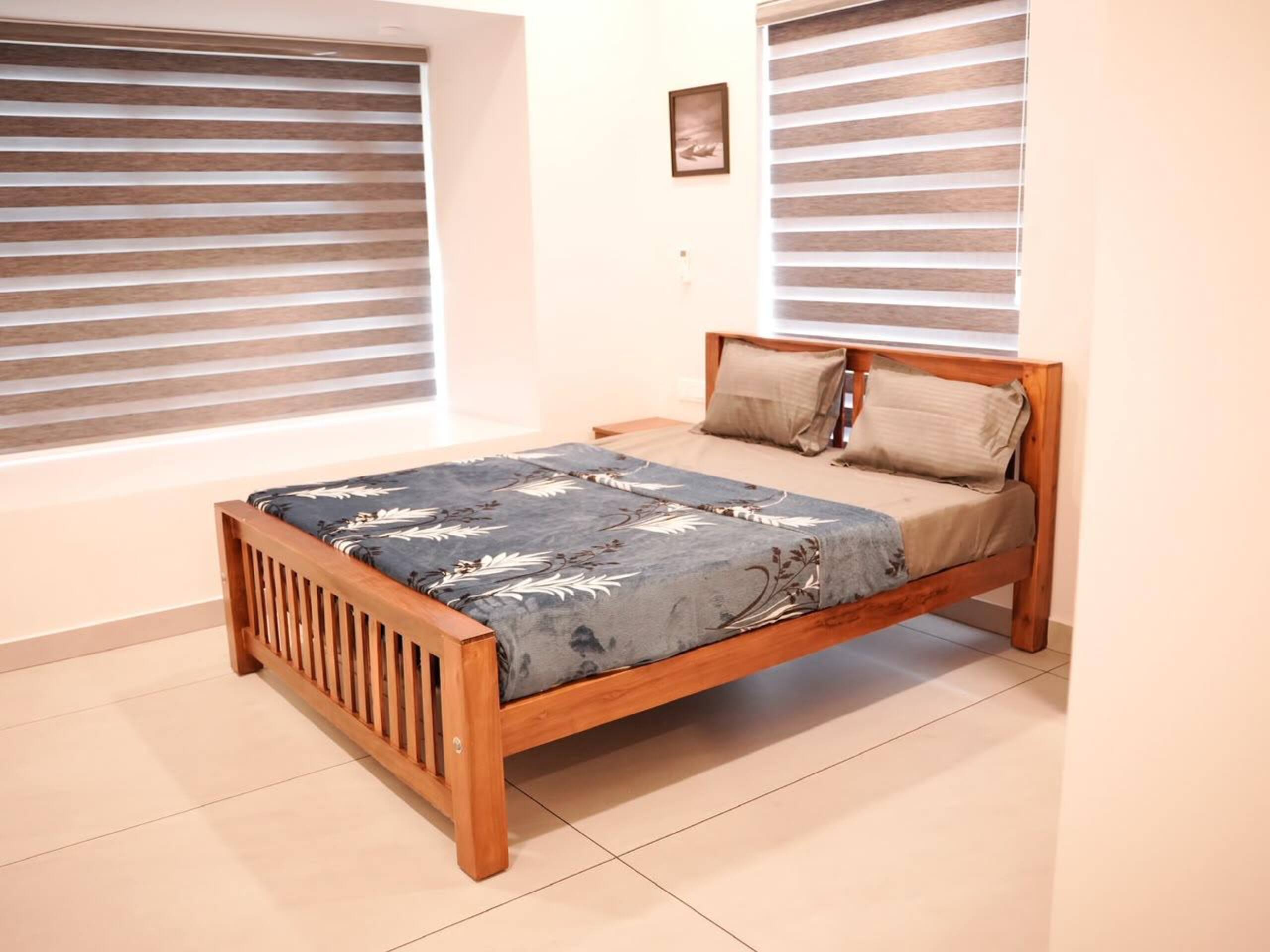 Ultra-luxe fully furnished 2BHK, near Forum Mall. 3