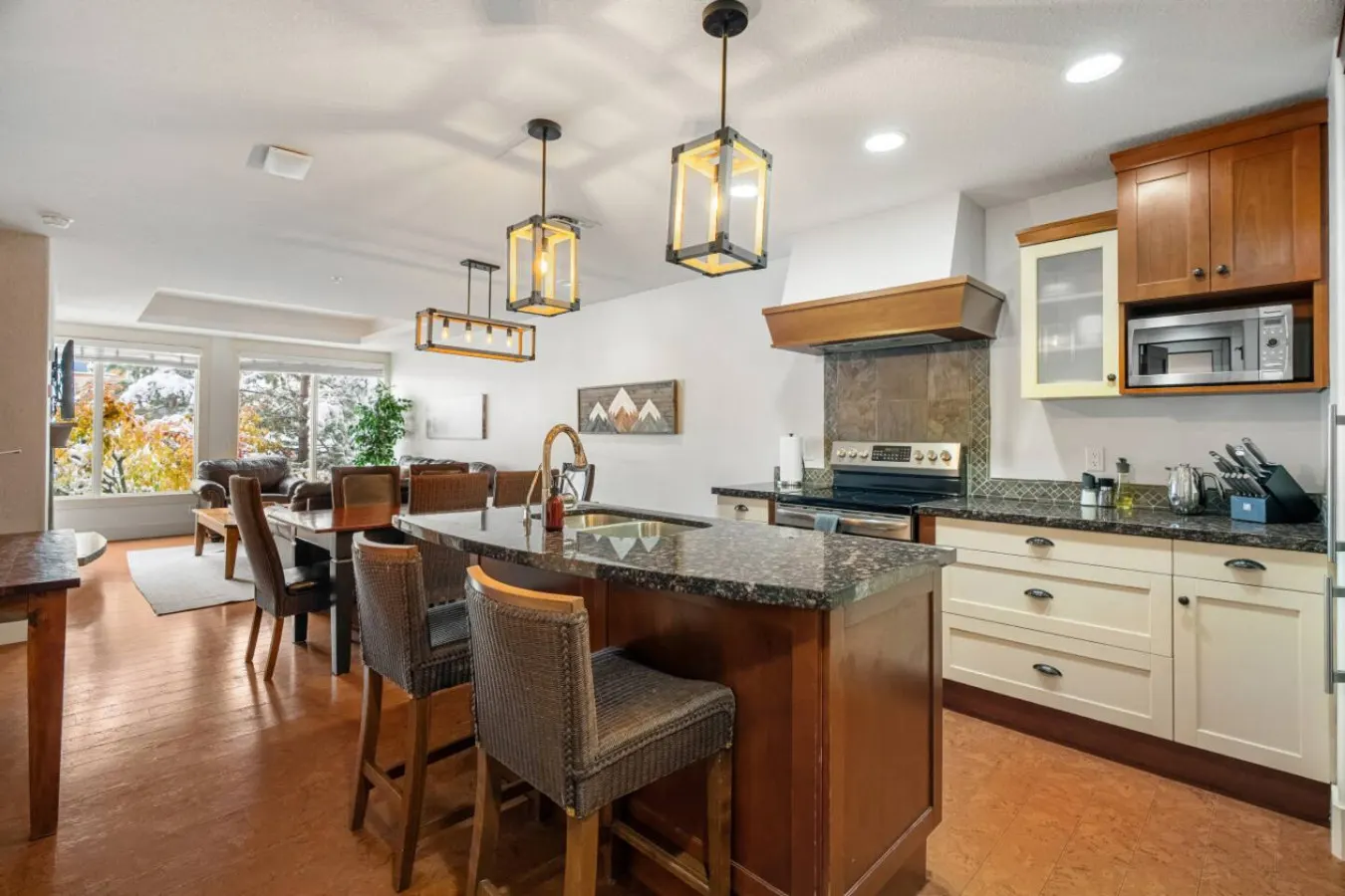 Rocky Mountain Retreat | Sleeps 6 • King + Queen