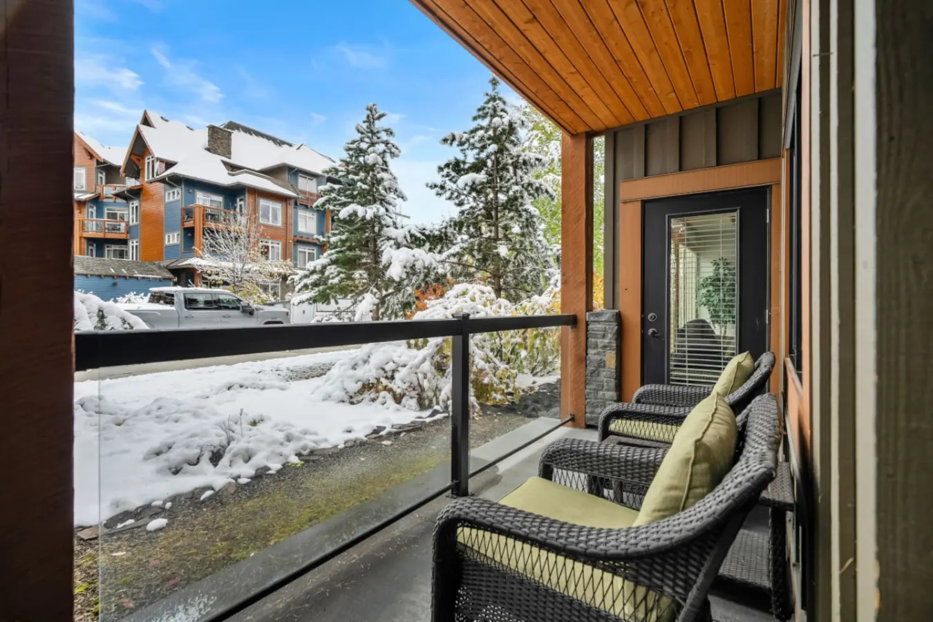 Rocky Mountain Retreat Sleeps 6 King + Queen 2