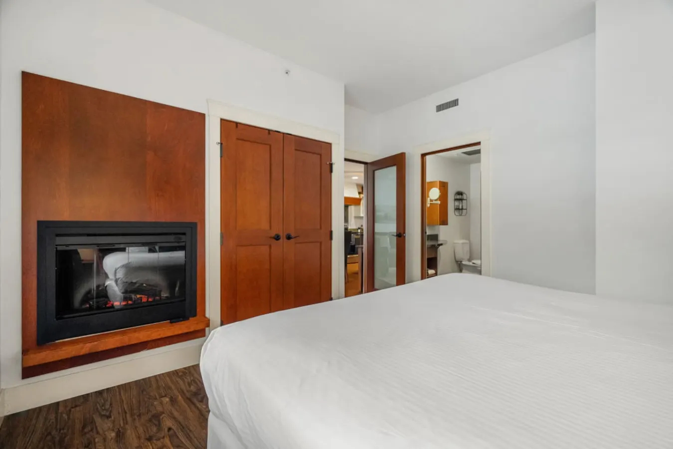 Rocky Mountain Retreat Sleeps 6 King + Queen 9