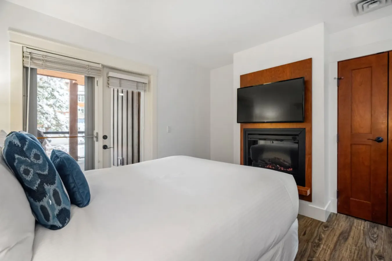 Rocky Mountain Retreat Sleeps 6 King + Queen 12
