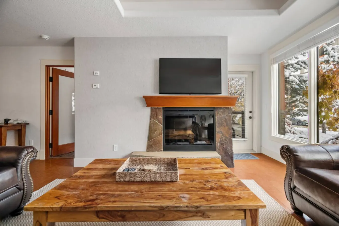 Rocky Mountain Retreat Sleeps 6 King + Queen 4