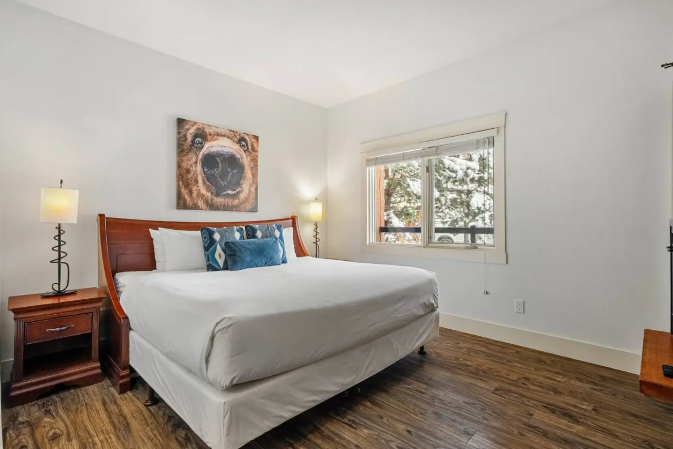 Rocky Mountain Retreat Sleeps 6 King + Queen 6