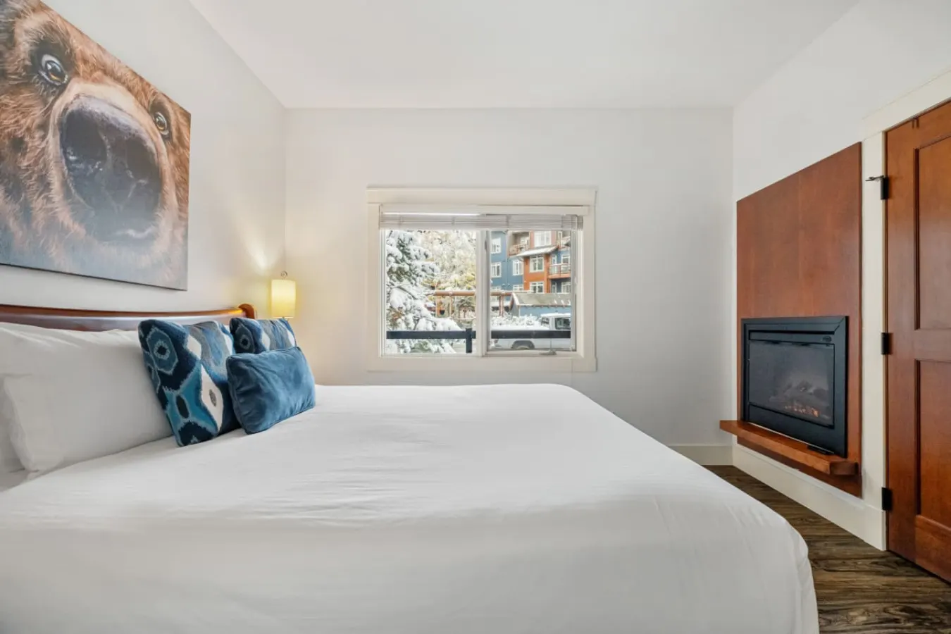 Rocky Mountain Retreat Sleeps 6 King + Queen 7