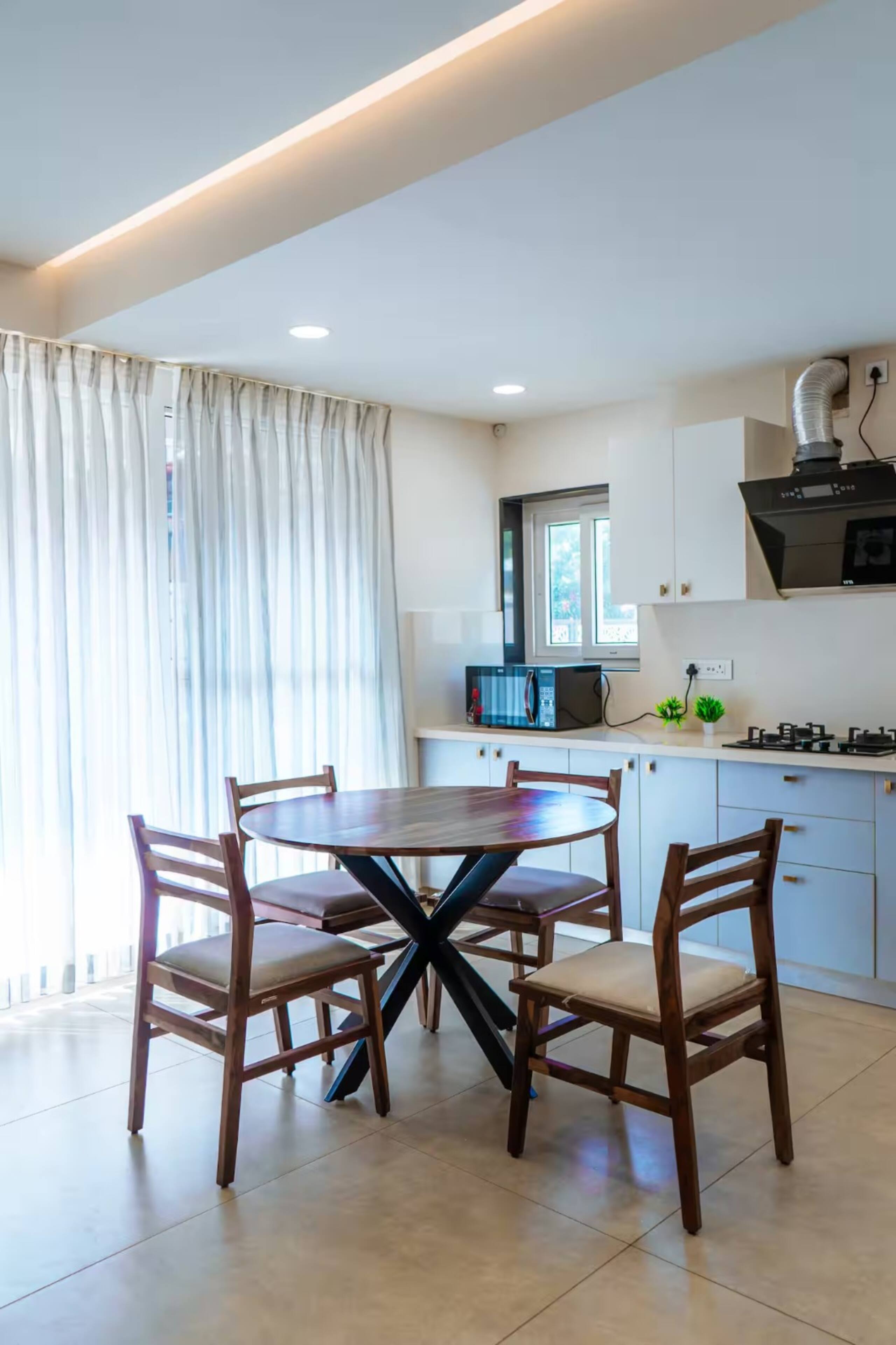 6BHK Retreat Pool Villa 700m Walk to Beach 7