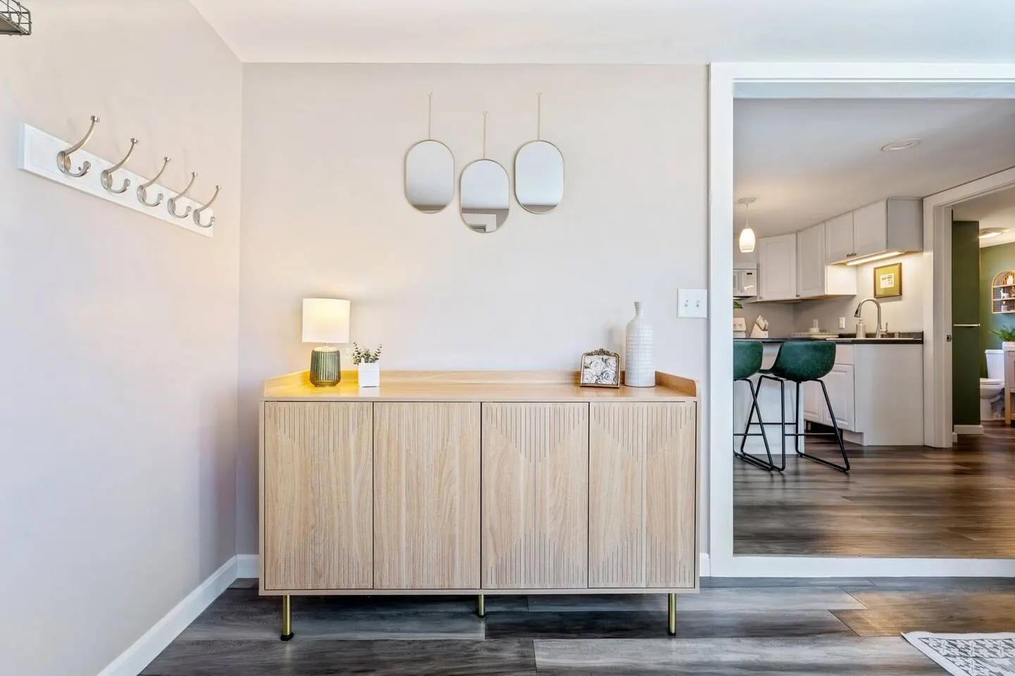 Modern Apt Close to Beaches & Portland DogsOK 14