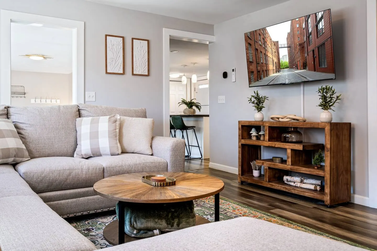 Modern Apt | Close to Beaches & Portland | DogsOK — photo 5