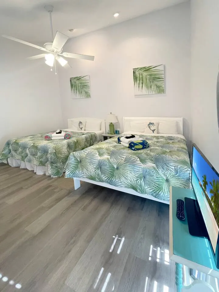 Beach Bluetique 2BR Condo Walk to Beach 2