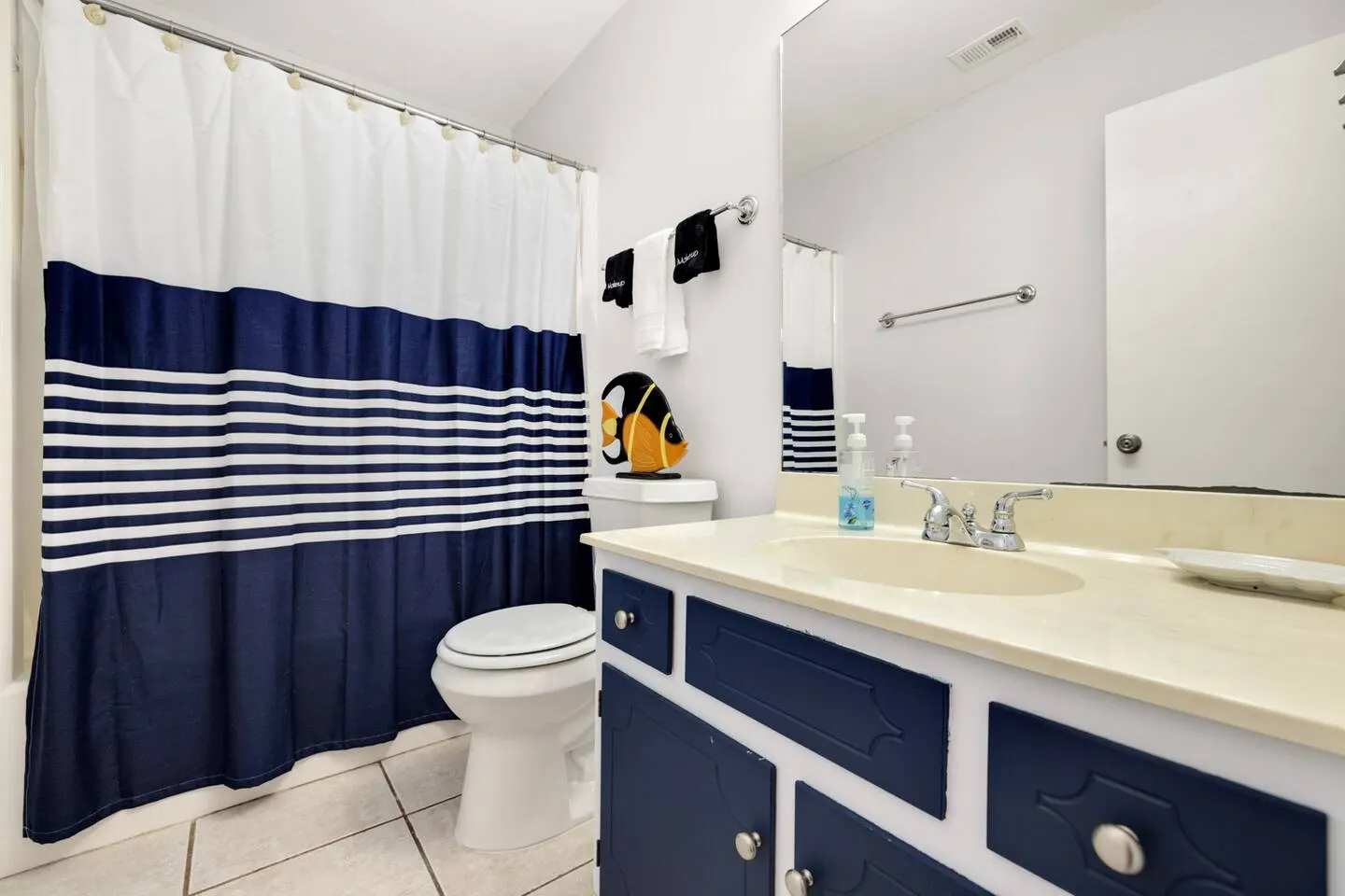 Beach Bluetique 2BR Condo Walk to Beach 14
