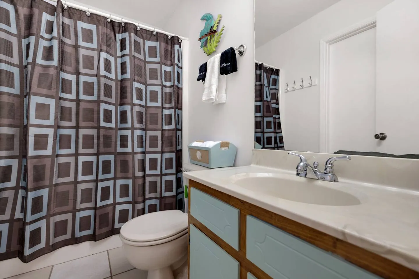 Beach Bluetique 2BR Condo Walk to Beach 18