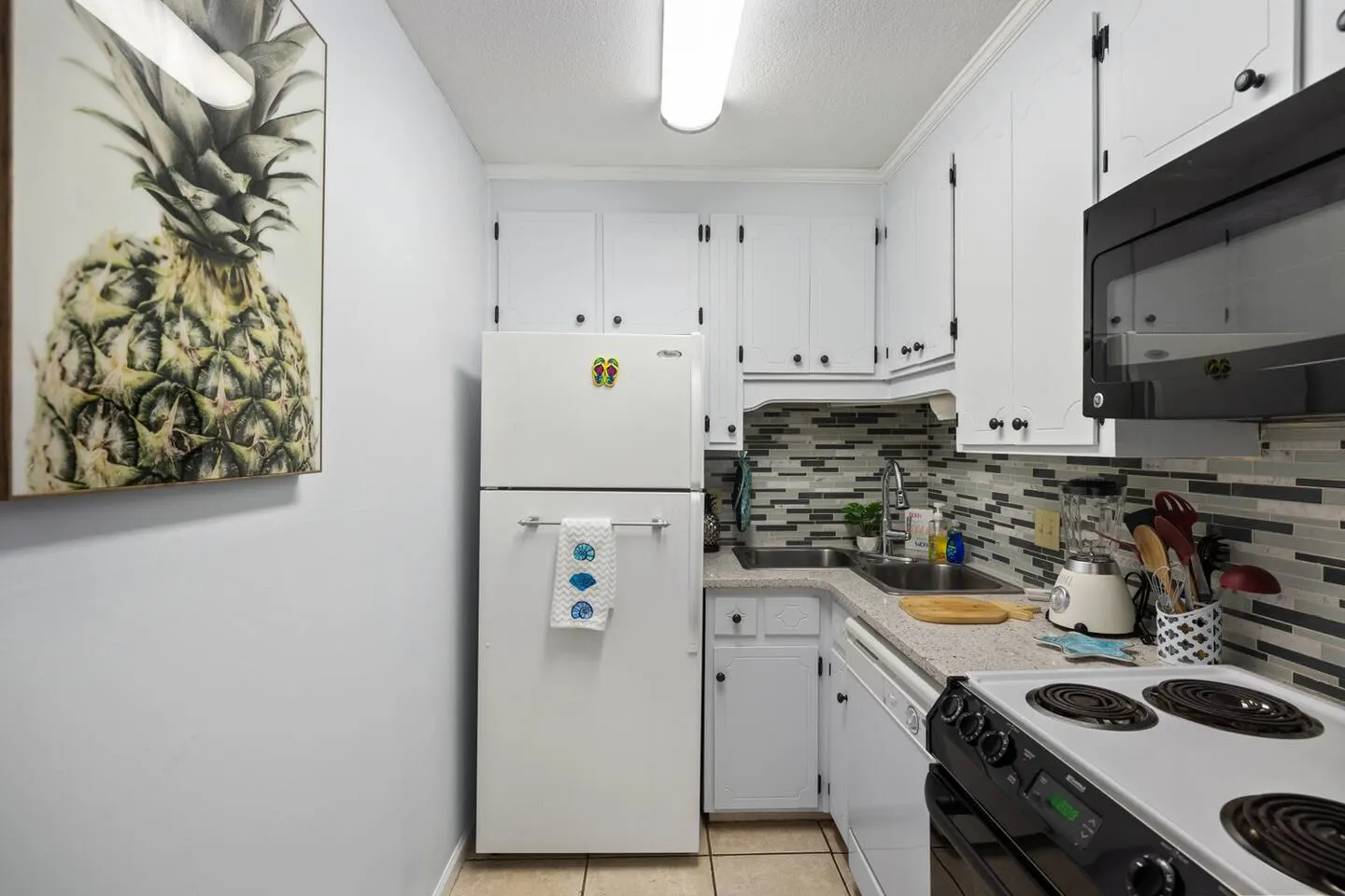 Beach Bluetique 2BR Condo Walk to Beach 8