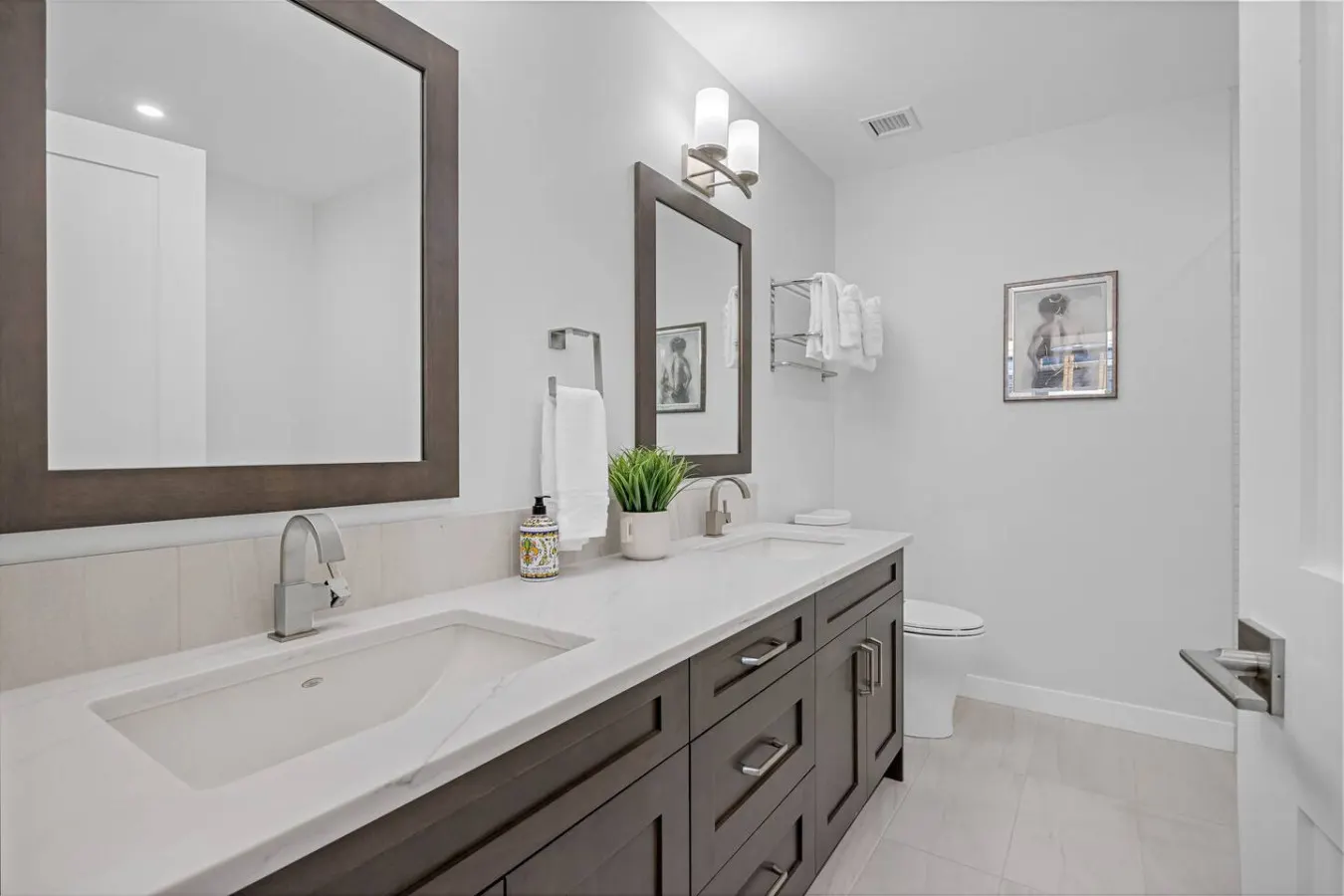 Brand New Luxury Condo 17