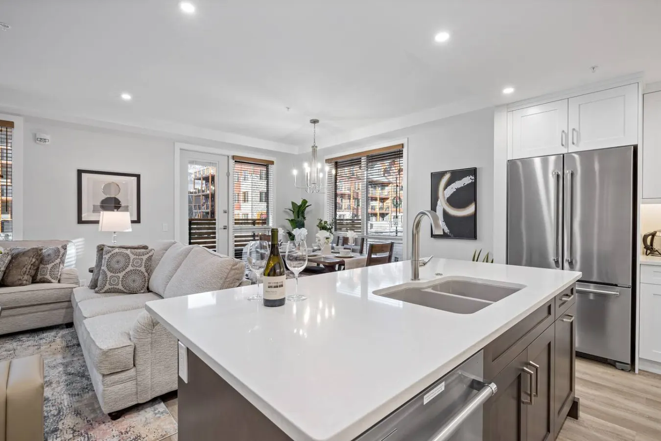Brand New Luxury Condo 3