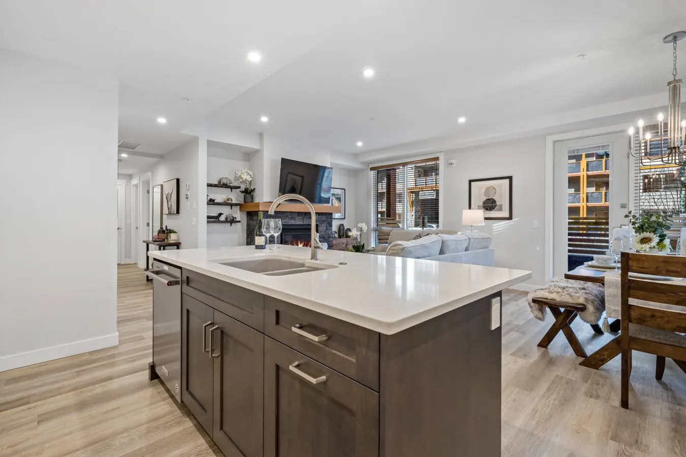 Brand New Luxury Condo 6