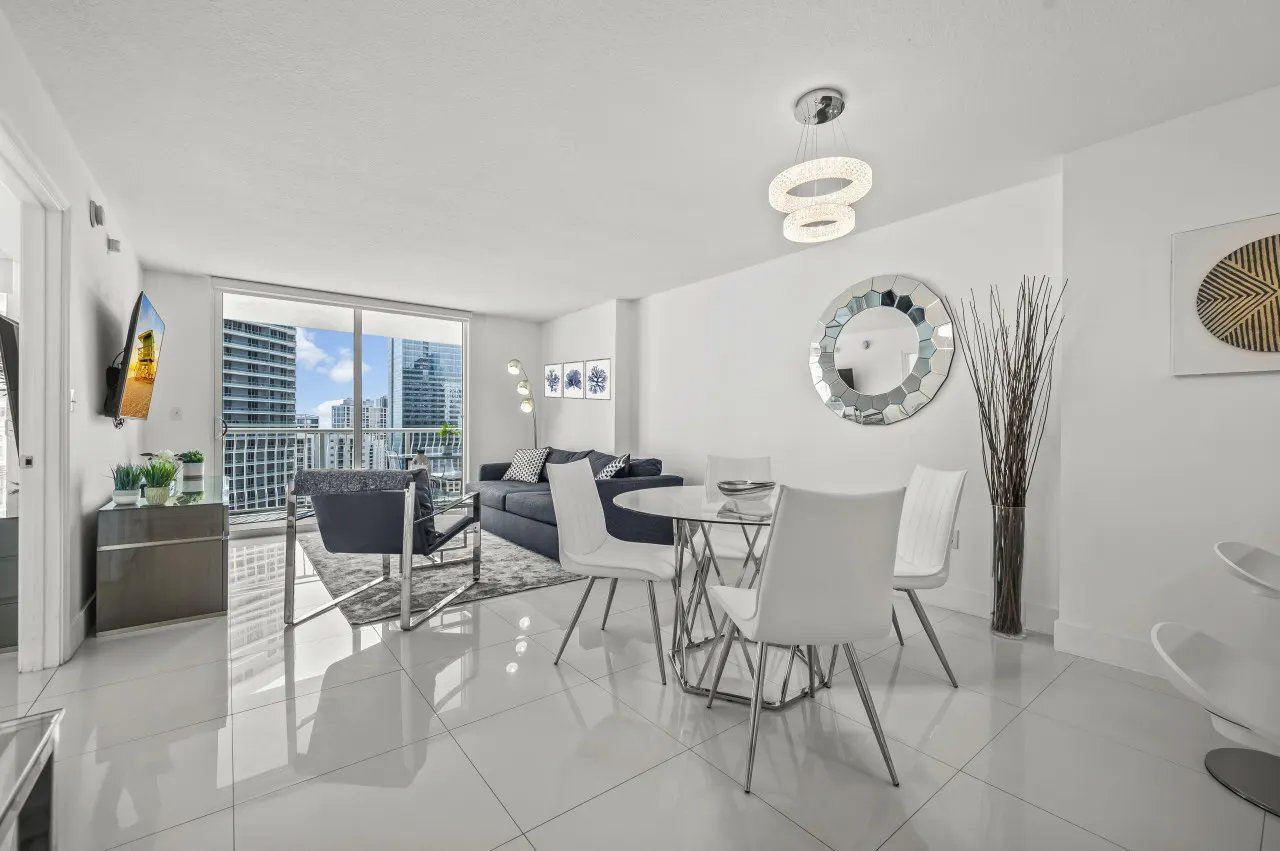 *High Floor Superb Unit In the Heart Of Brickell* 11