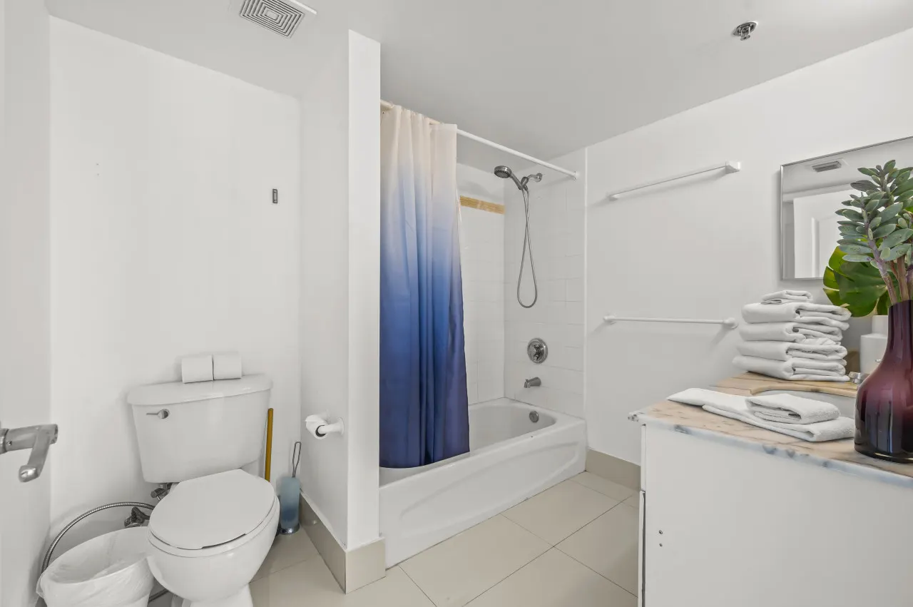 *High Floor Superb Unit In the Heart Of Brickell* 14