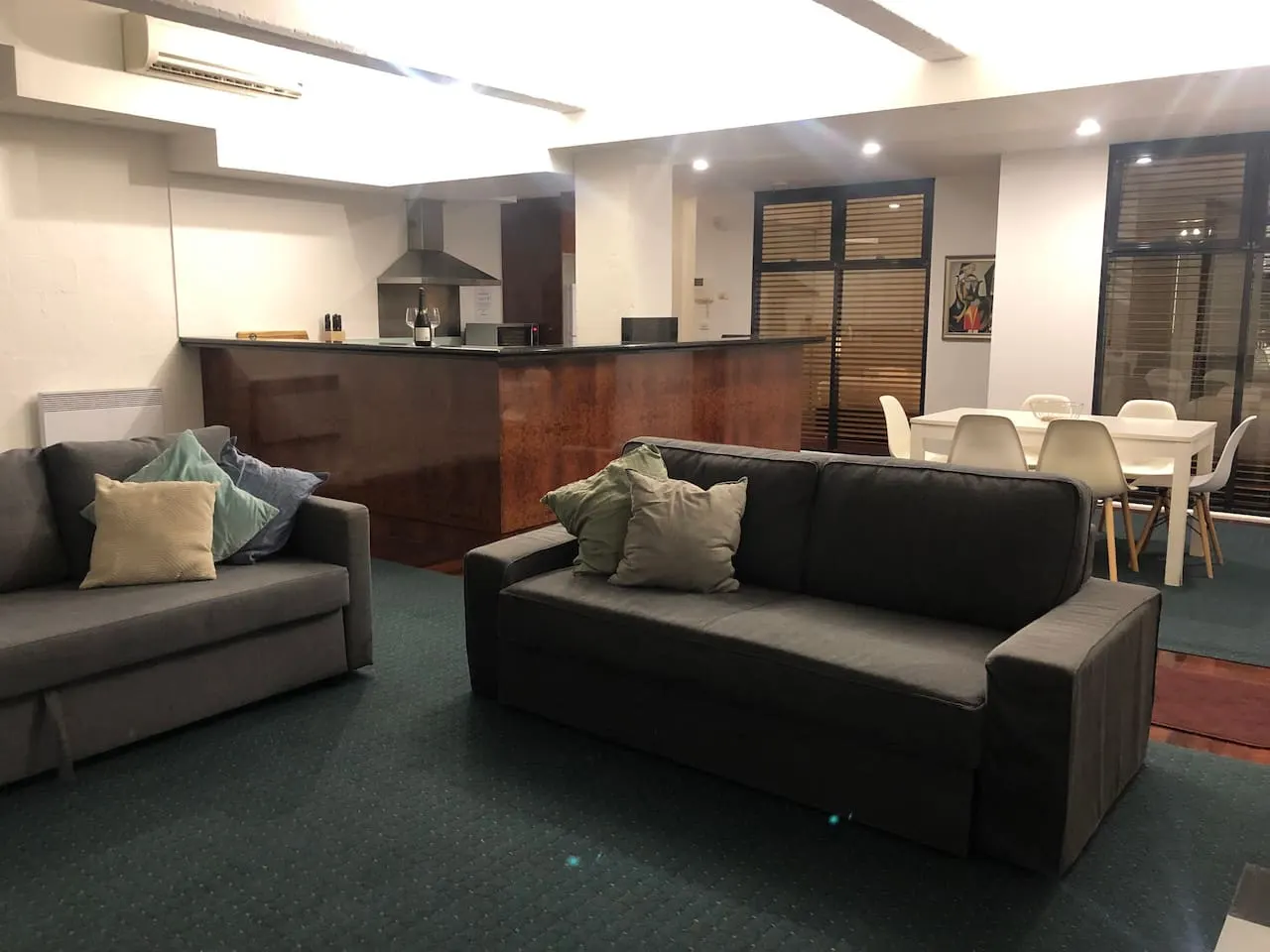 The Melbourne Pair - Two Cozy City Apartments 18