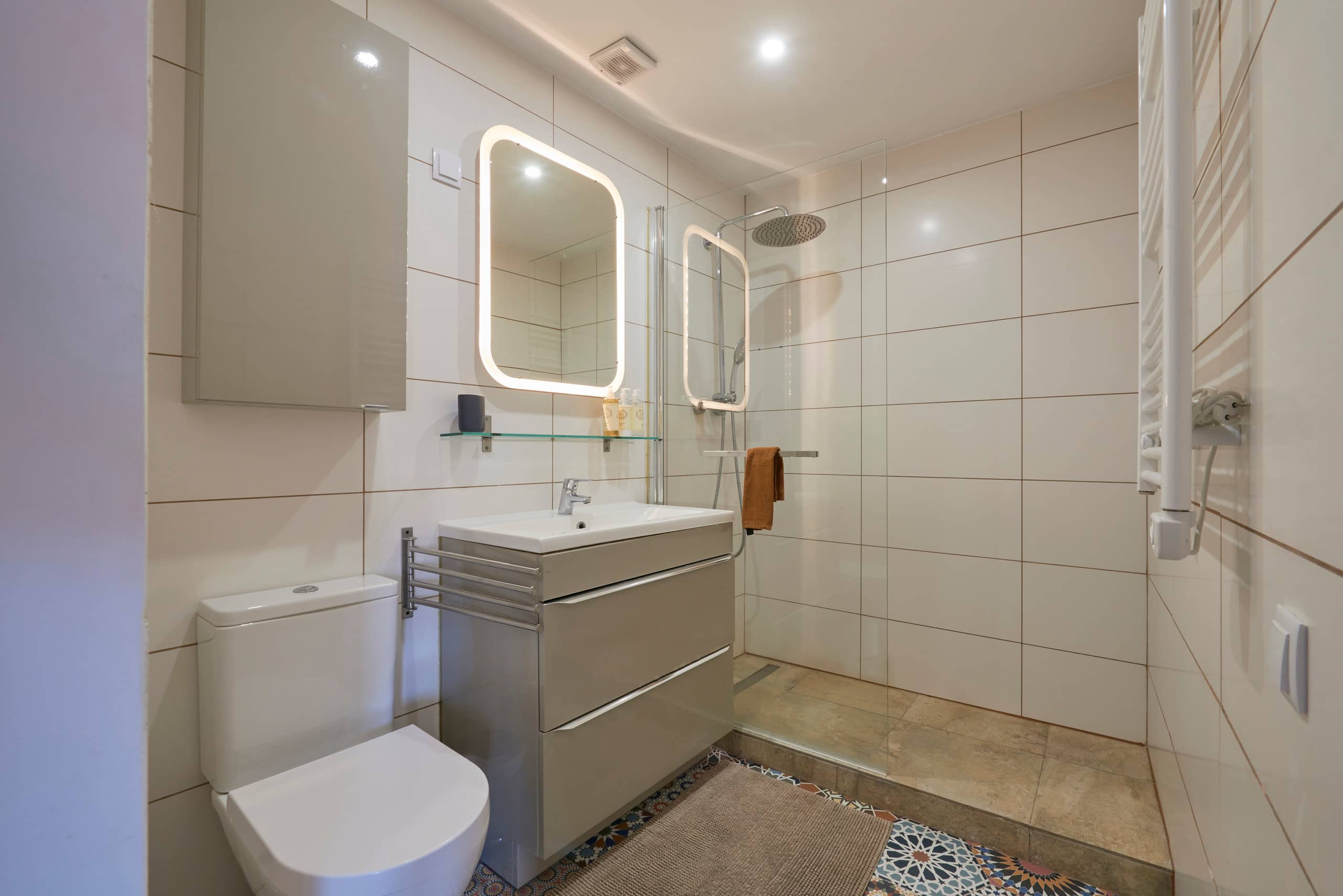 Spacious Duplex with Terrace (Air Conditioning) 10