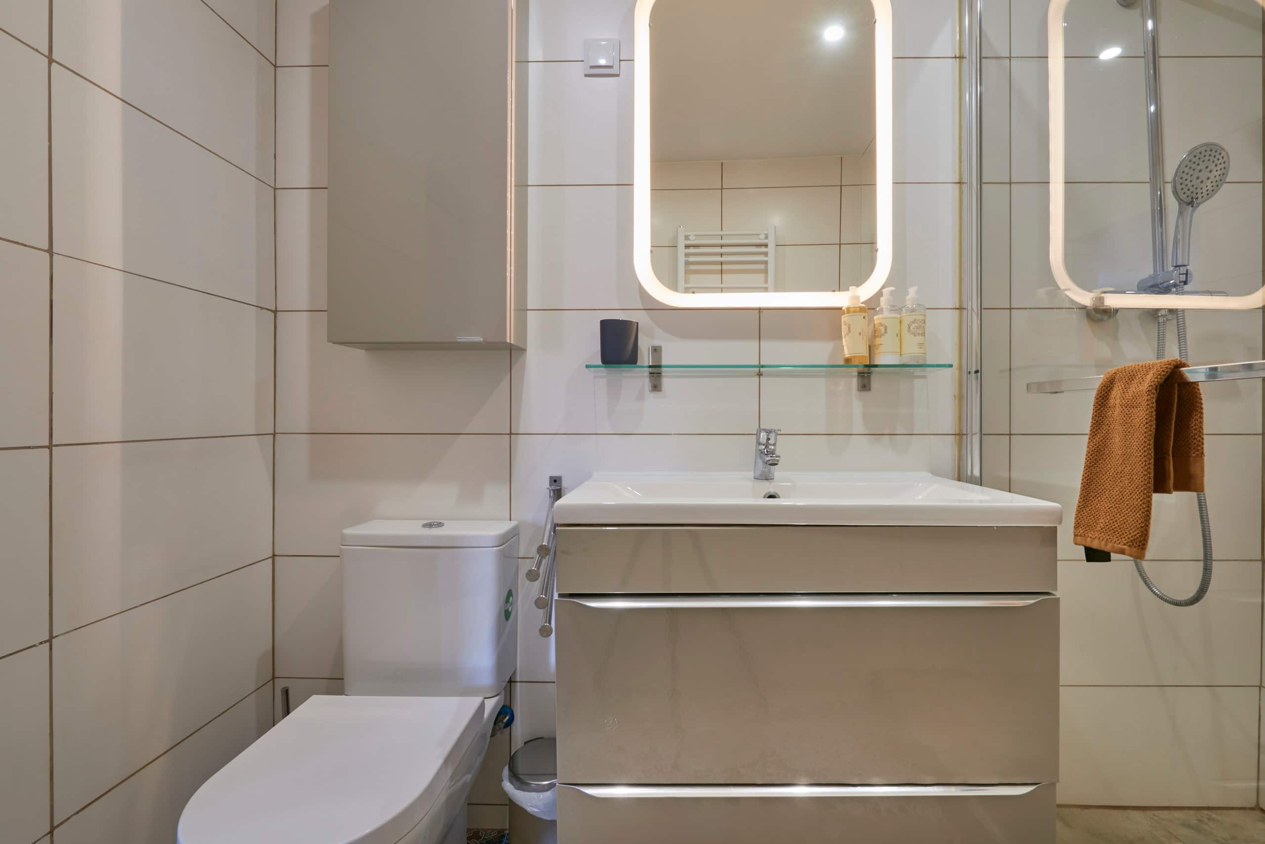Spacious Duplex with Terrace (Air Conditioning) 12
