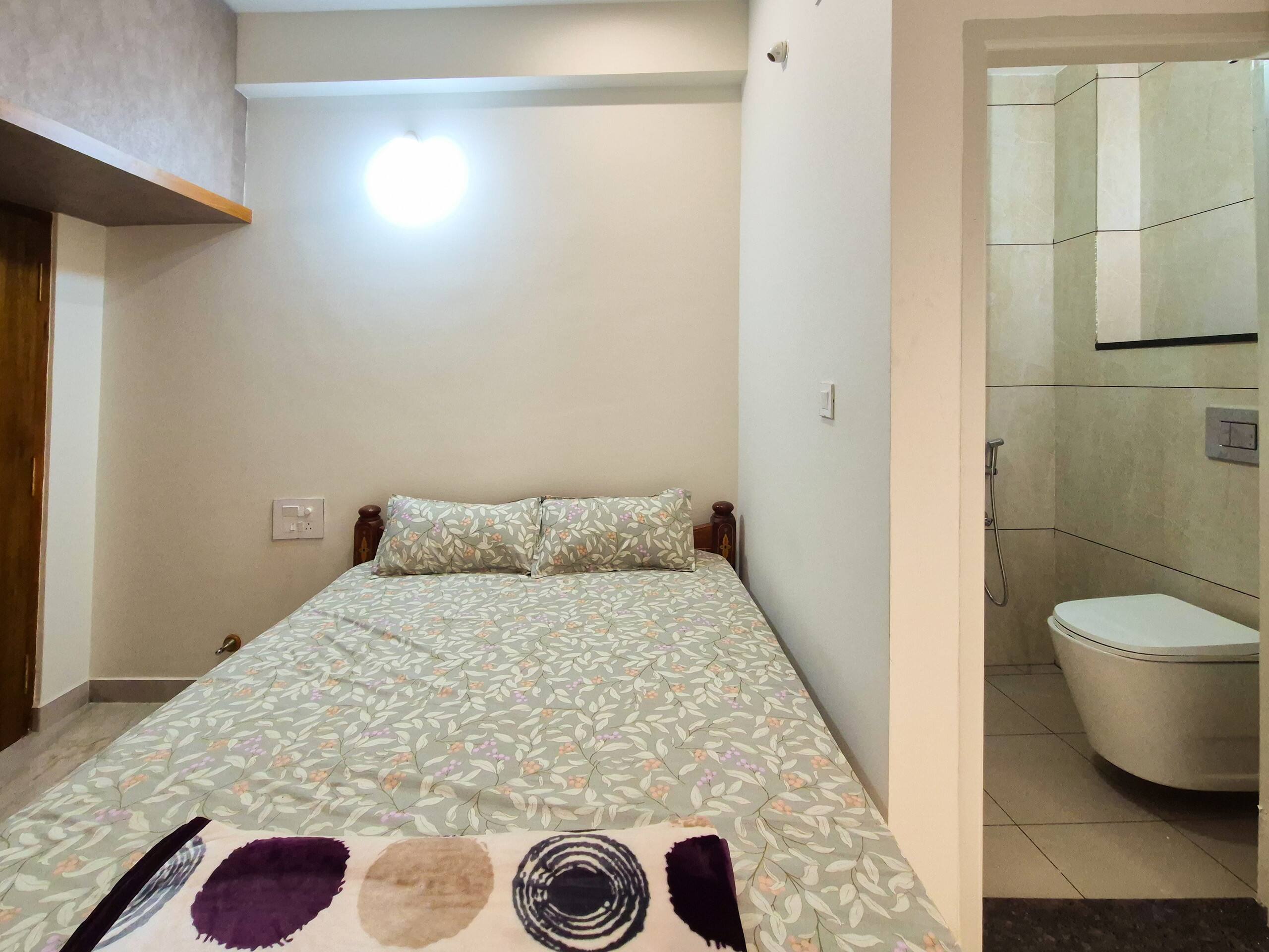 Homestay Clean Rooms with modern comforts-2BHK 4