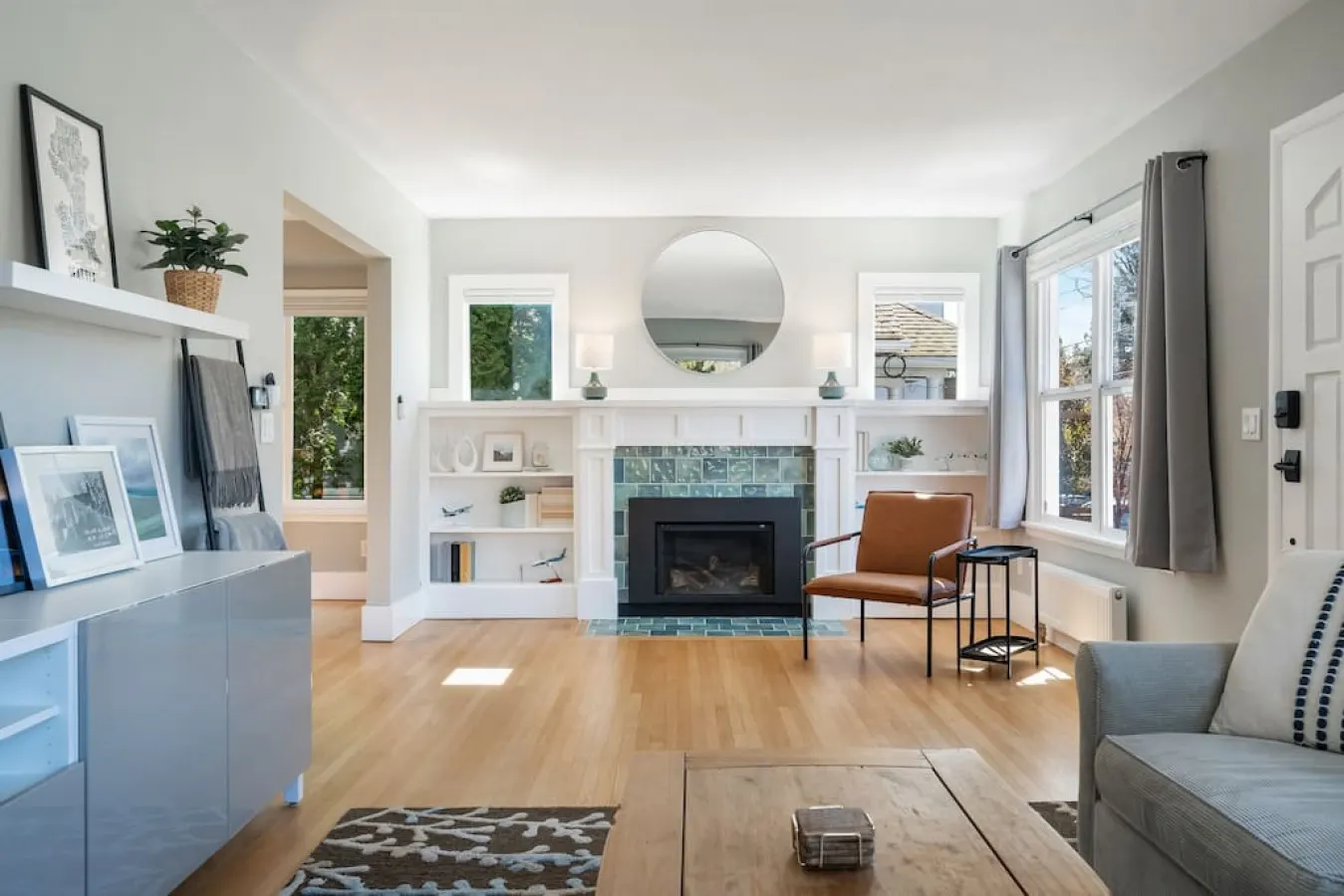 Trendy Green Lake View Retreat 2