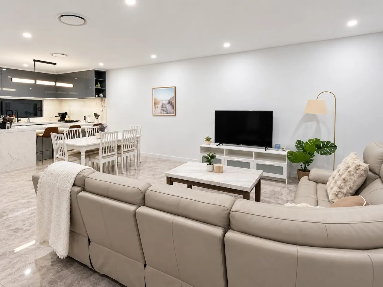 Spacious & Stylish 3BR House in Eastgardens