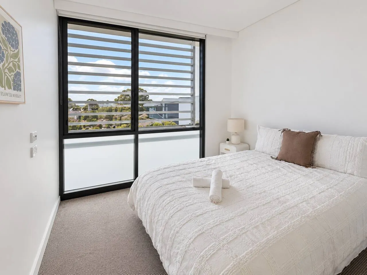 Spacious & Stylish 3BR House in Eastgardens 9