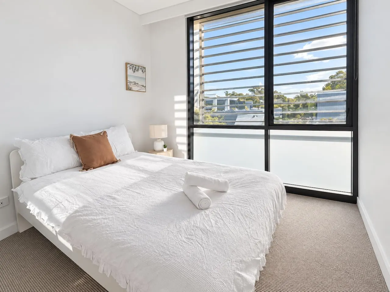 Spacious & Stylish 3BR House in Eastgardens — photo 3