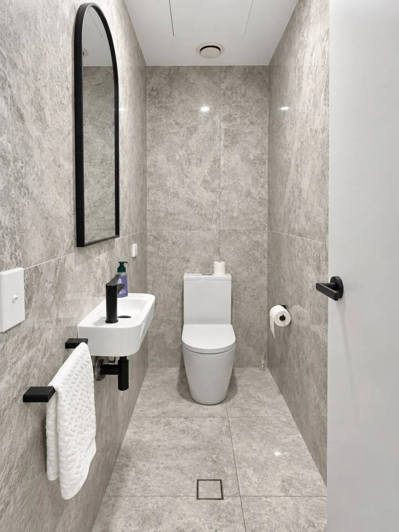 Spacious & Stylish 3BR House in Eastgardens — photo 4
