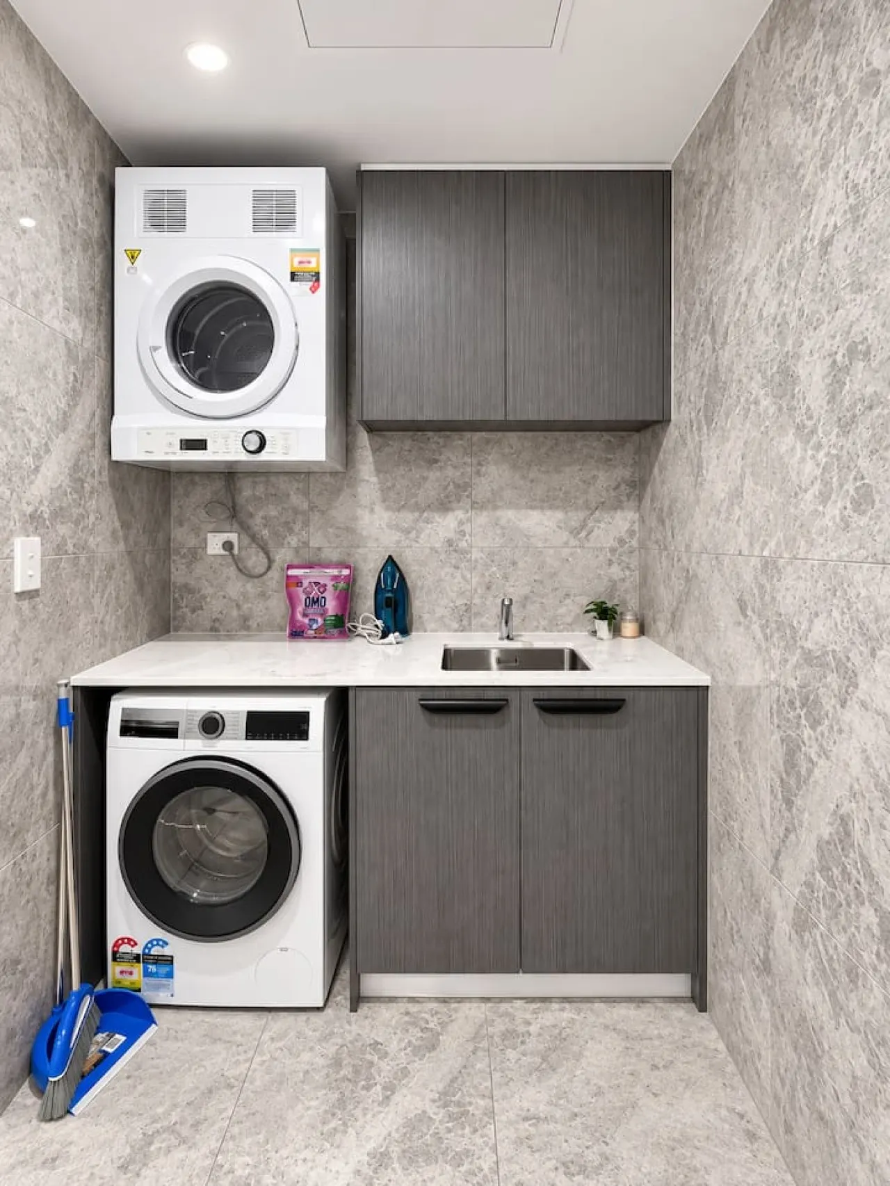 Spacious & Stylish 3BR House in Eastgardens 6