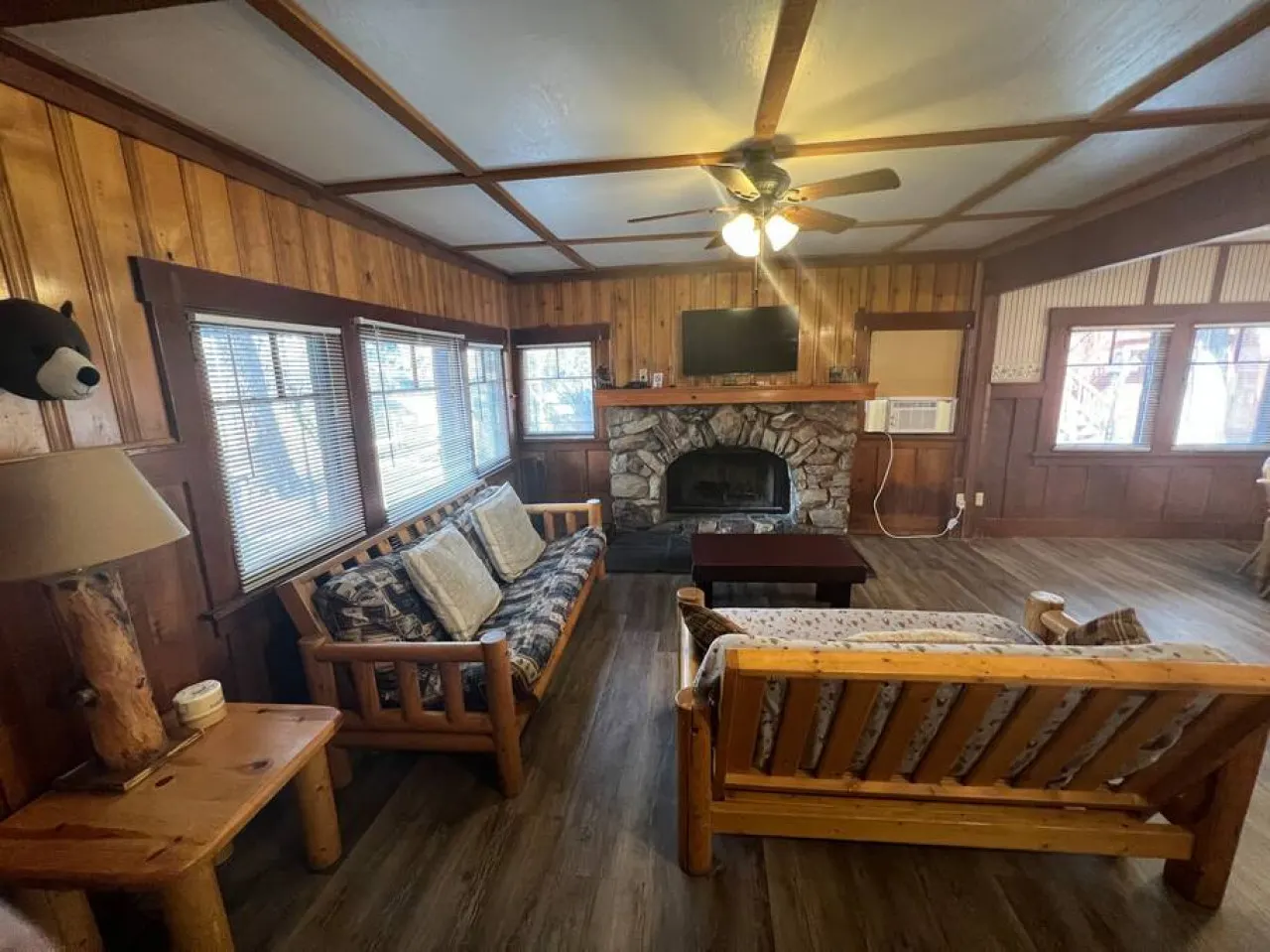 Charming Timber Haven Lodge (7 guest) Cabin#7 10